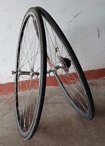 Vends paire de roues Campagnolo Record
